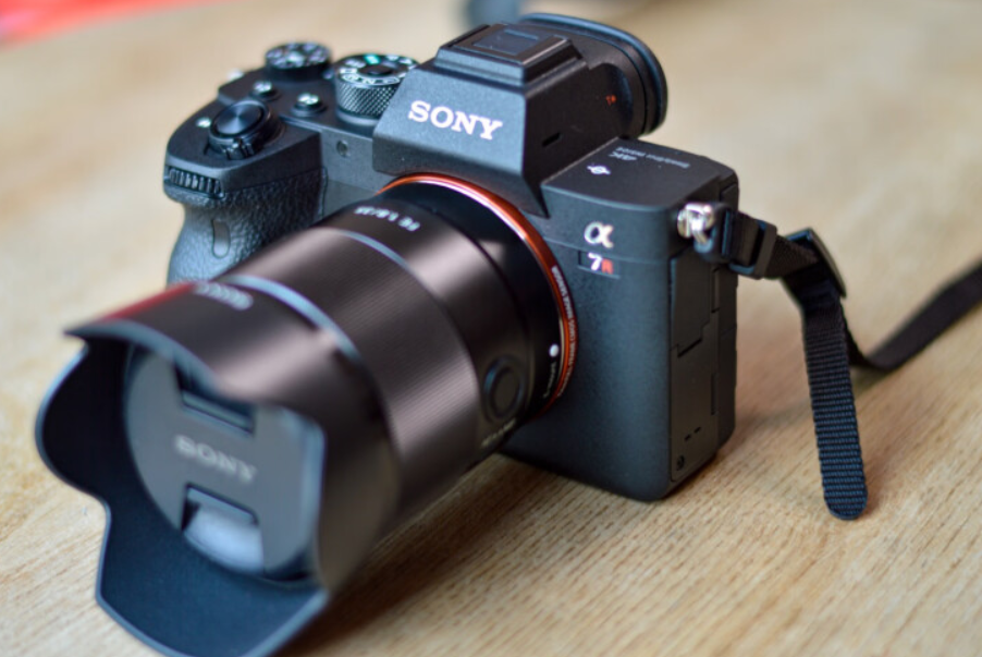 索尼a7m4和a7r4区别对比哪个好(详细参数对比)