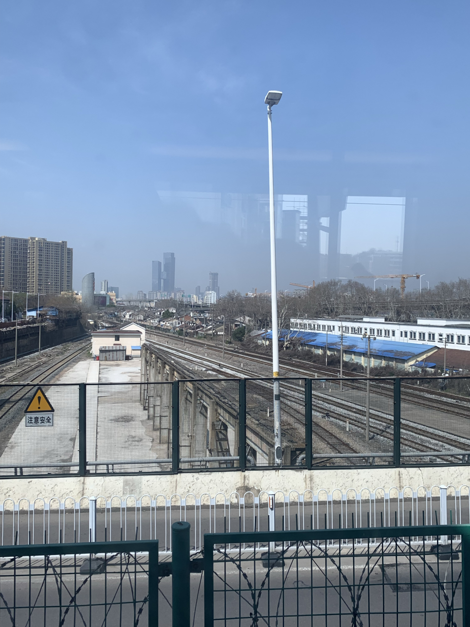 中华门火车站这些铁轨还在用吗?