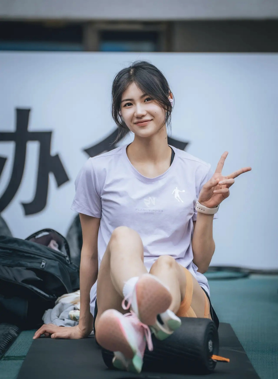 女子100米栏全国少年纪录保持者,中国女子100米栏运动员夏思凝