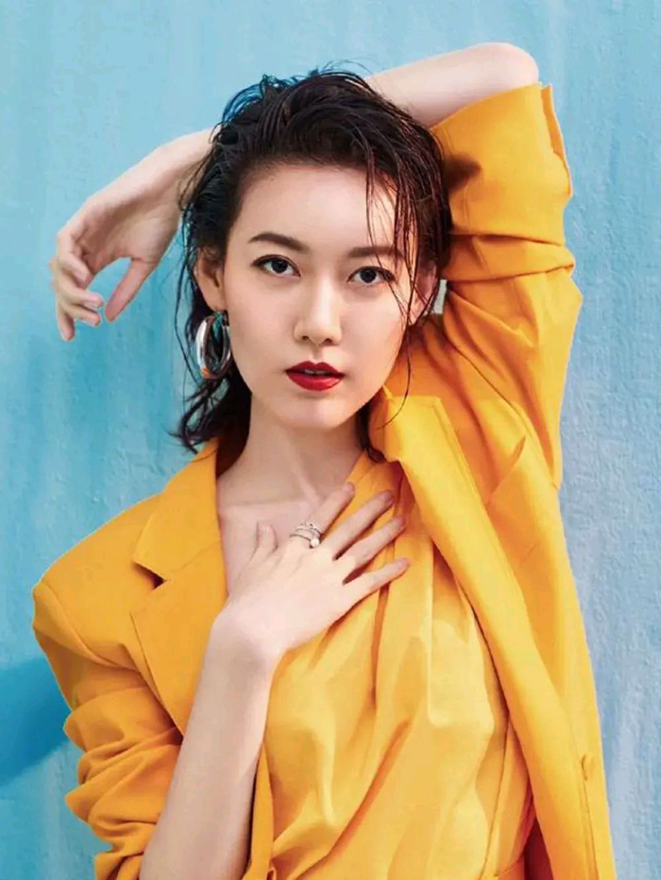 在娱乐圈中,演员高露长期以来被观众误认为是高圆圆.