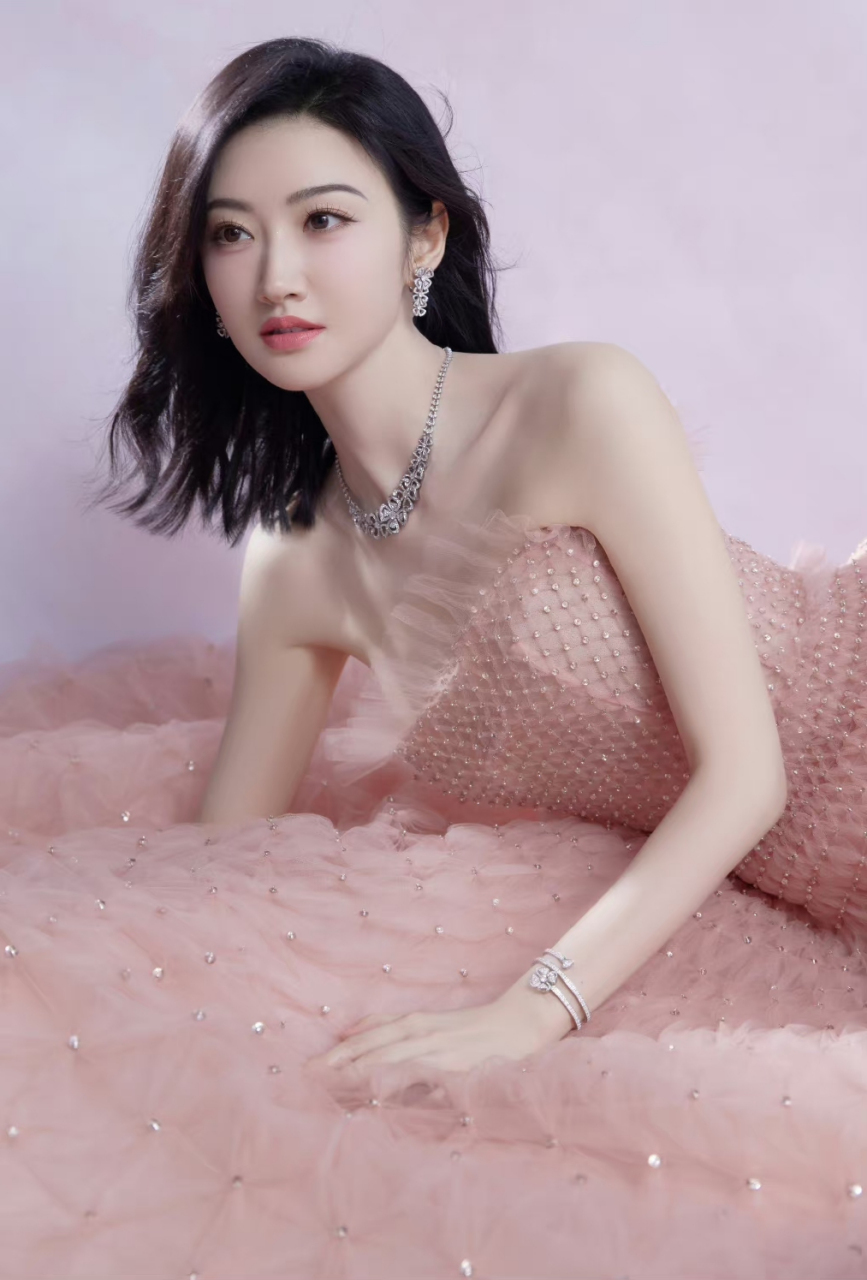 真是特别佩服35岁的景甜,经历了那么多,还能笑对人生,美丽绽放!