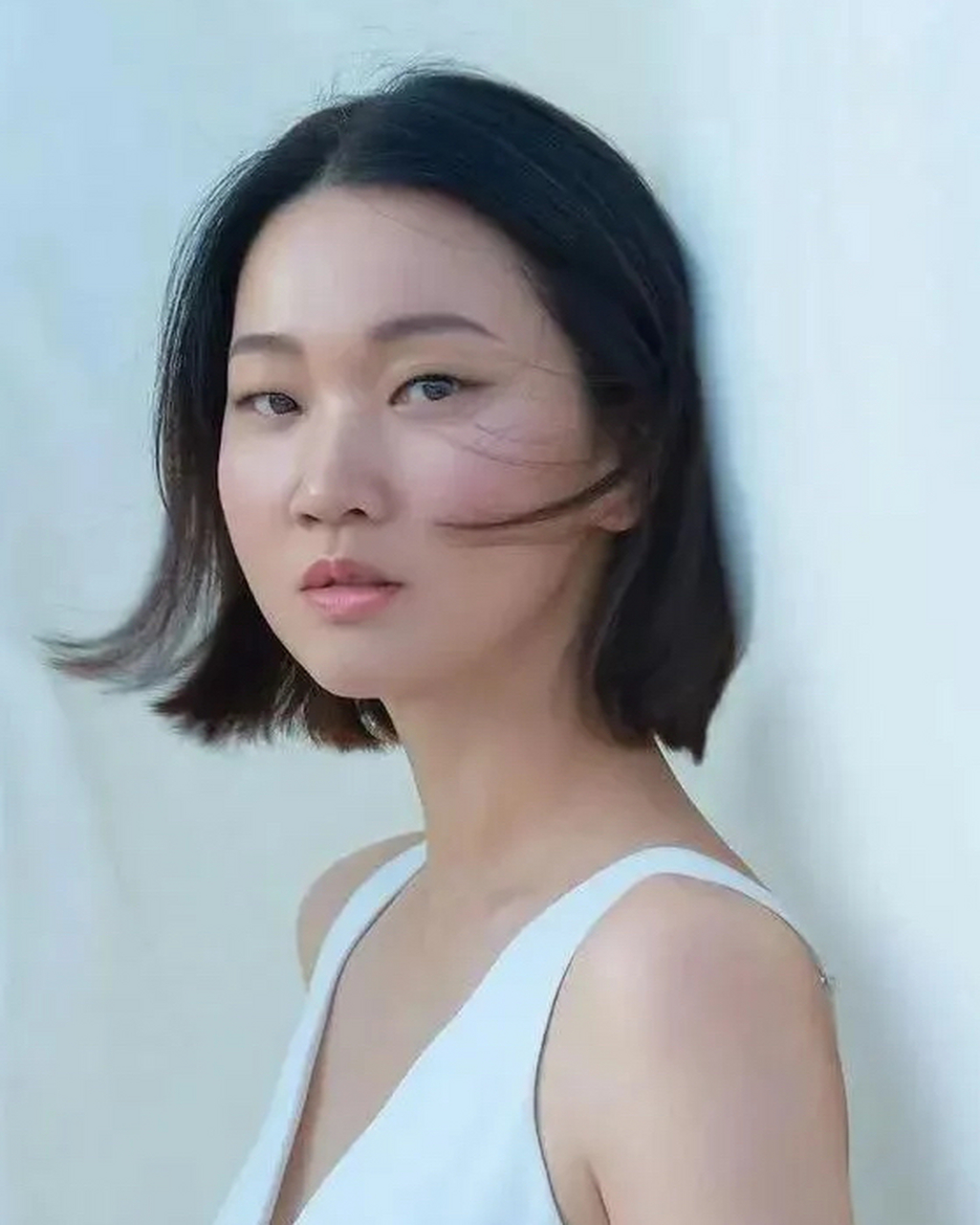 怎么说呢,有点子丑