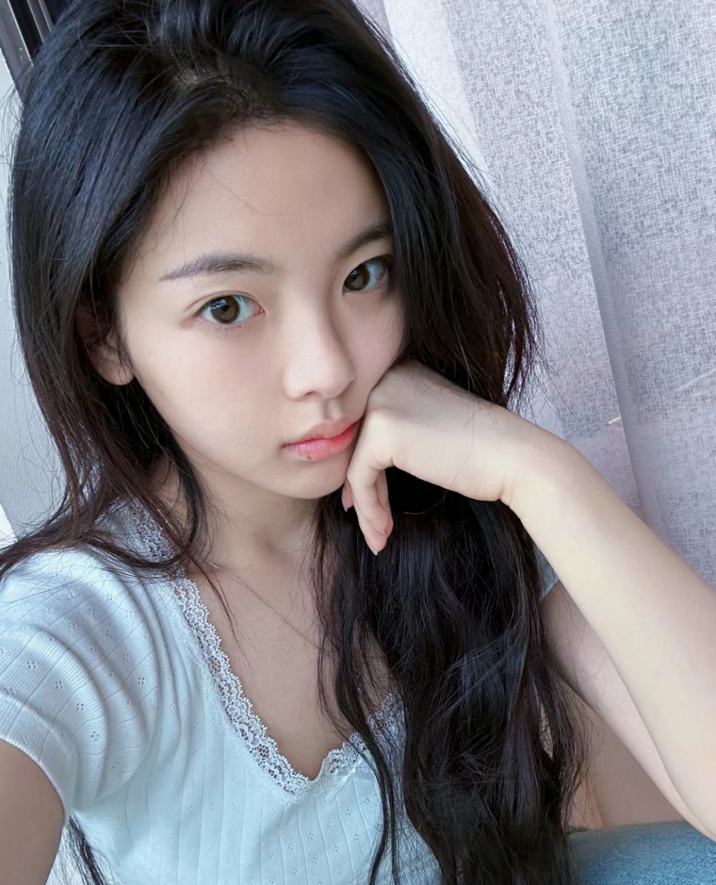 杨超越这是素颜吗,素颜都那么美啊我的天