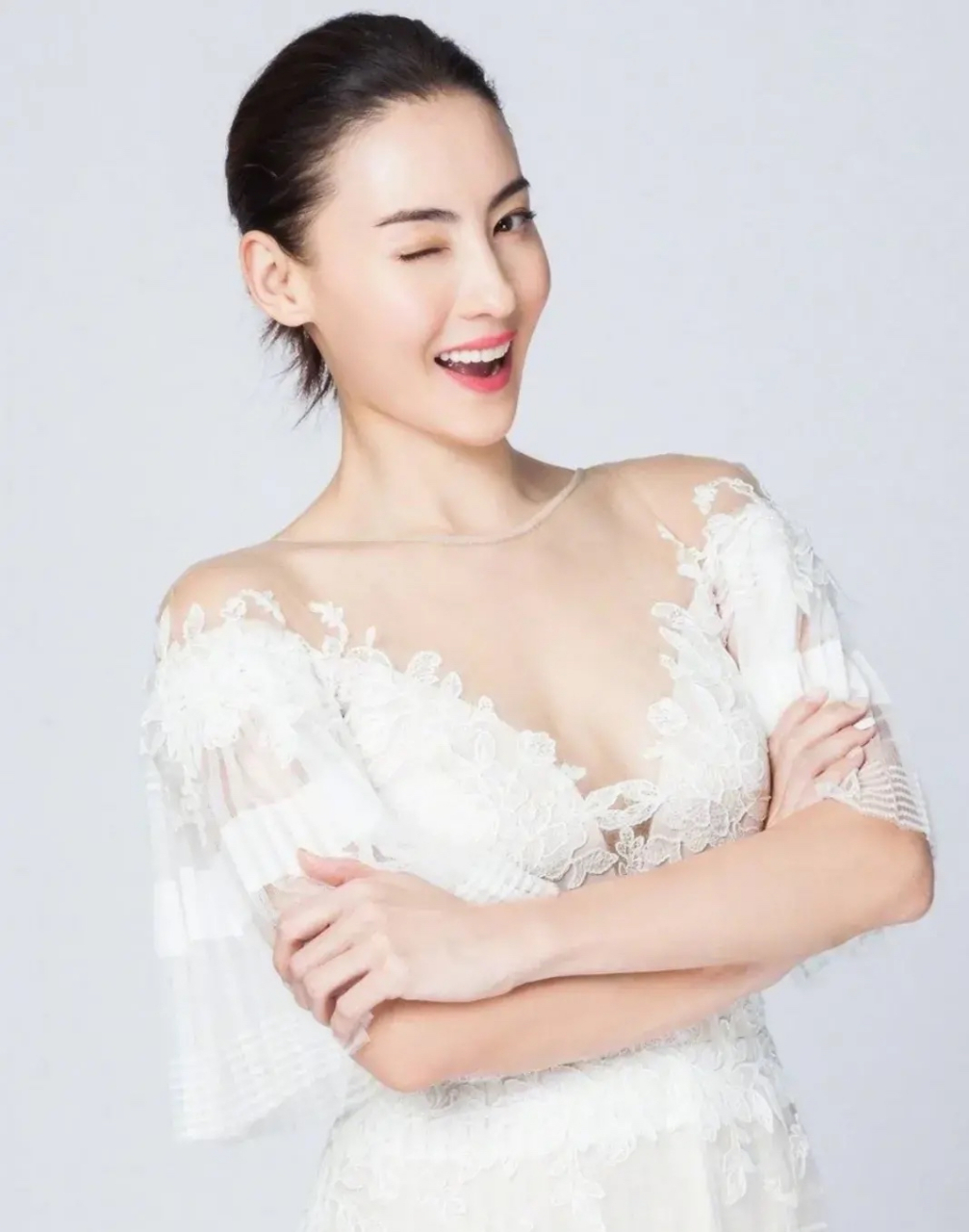 曝光三胎生父信息,难怪谢霆锋王菲一直不结婚 近日张柏芝三胎儿子照片