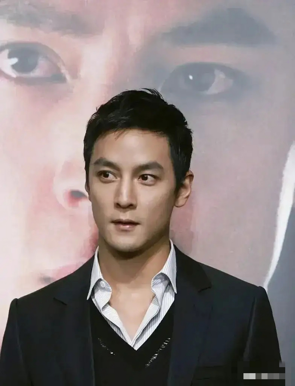 48岁吴彦祖近照曝光被网友误认苏大强  近日有网友曝光了一张48岁