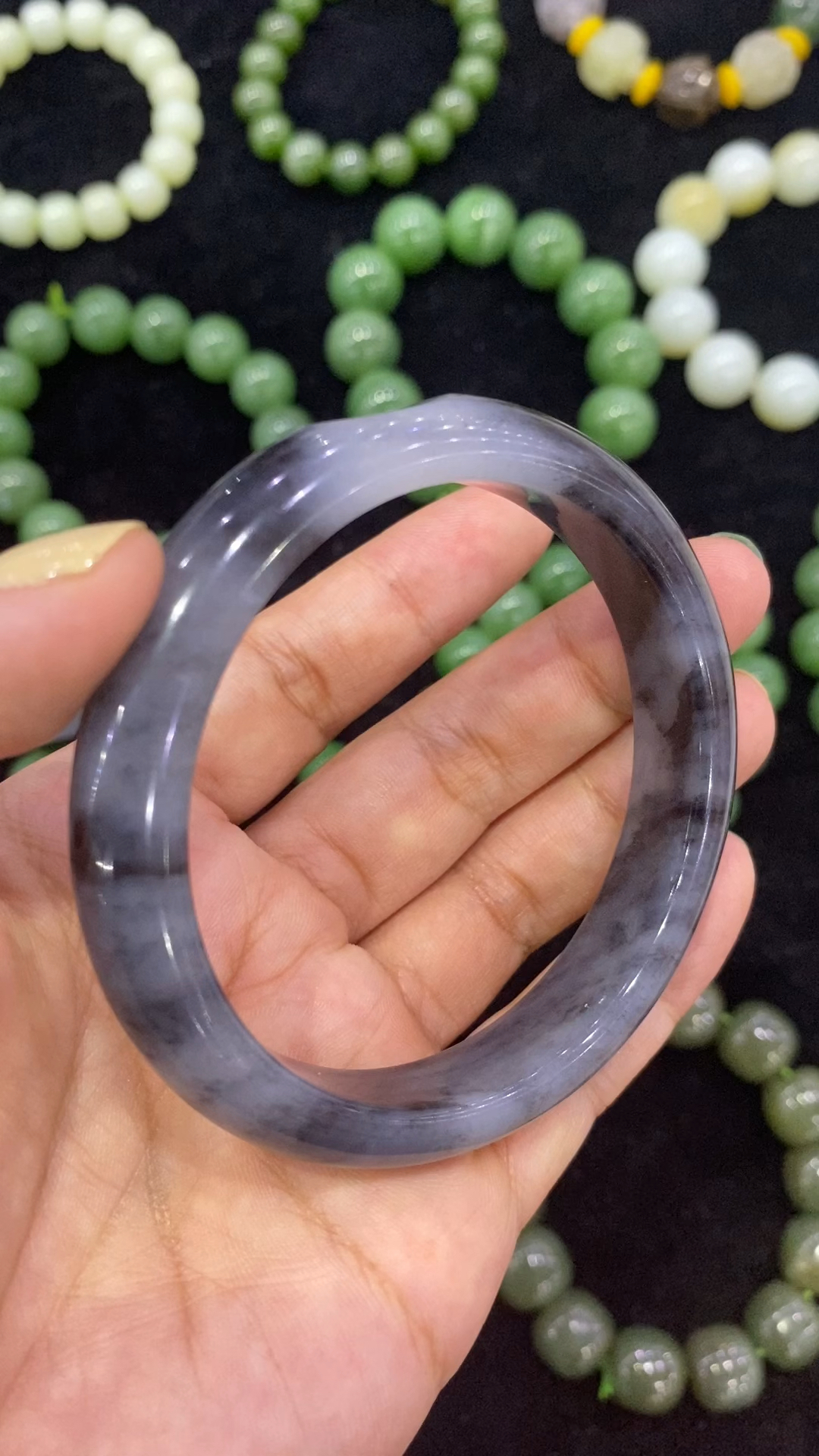 精品和田玉墨玉青花籽料手镯