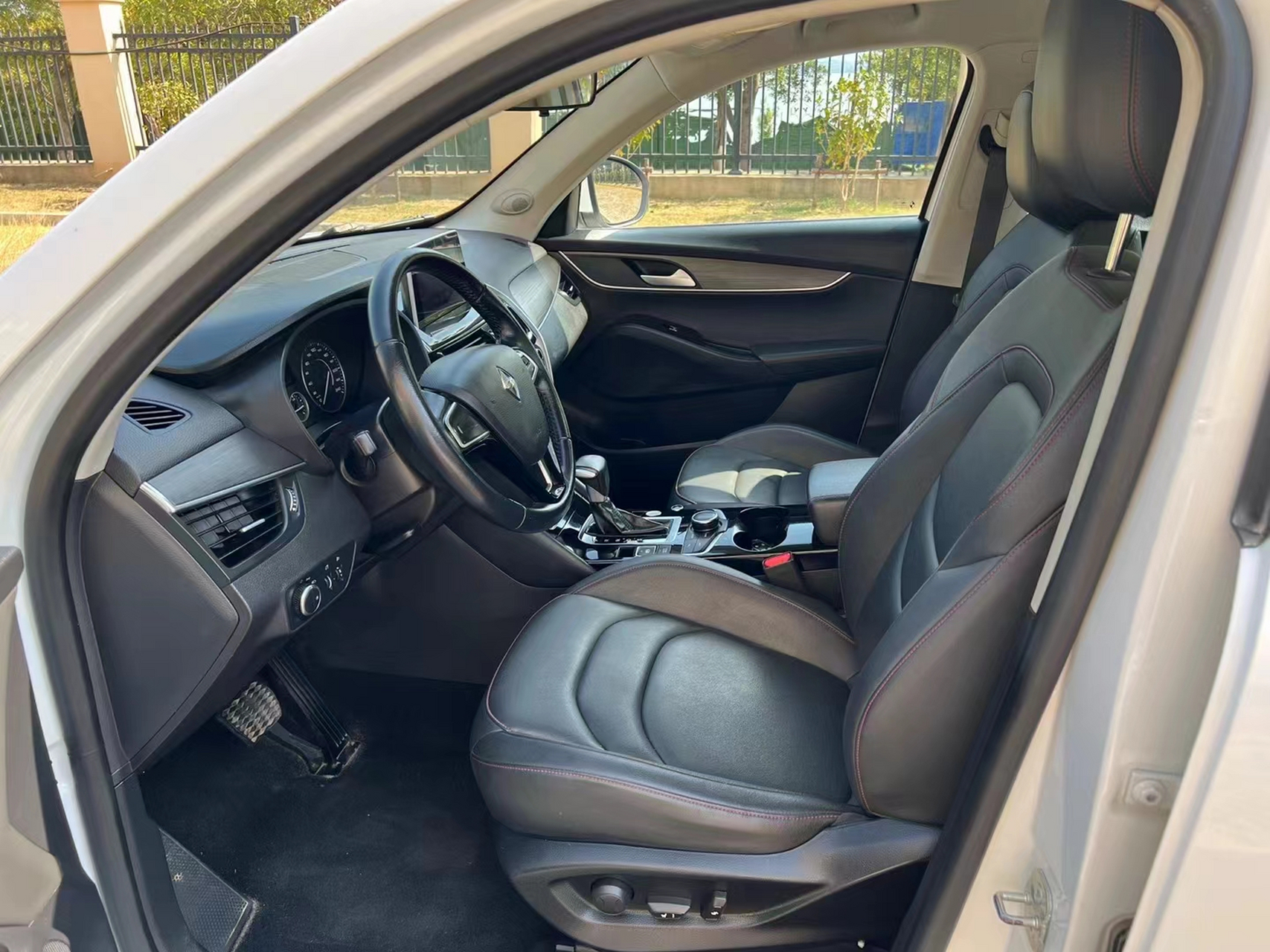 19年上牌宝沃bx5,非营运,多功能方向盘,无钥匙进入启动,全景天窗,电动