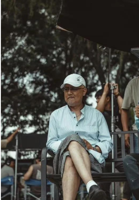 姚橹:娶大3岁艾丽娅,婚后生一女,一家三口其乐融融令人羡慕