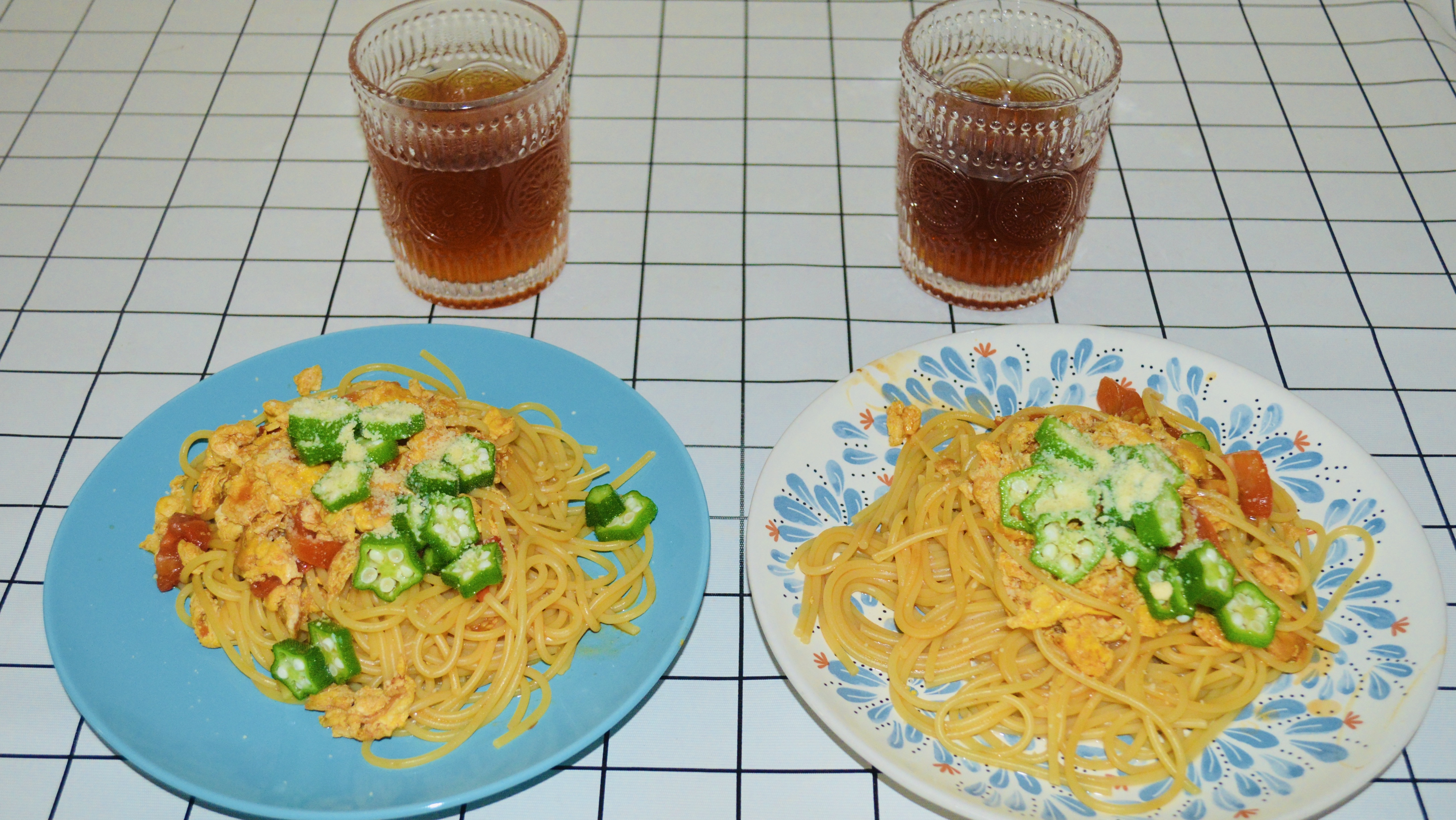 菜园子里的蔬菜,做个番茄秋葵意面,再来一杯黑咖,周五加油