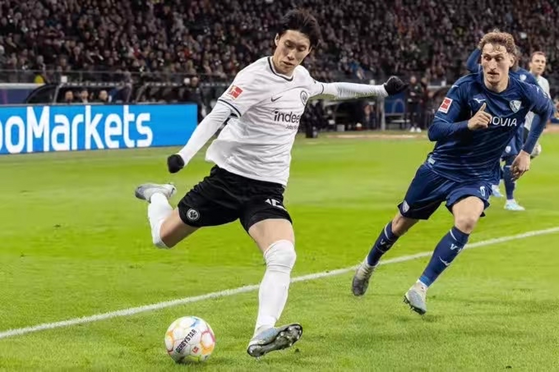 德甲# 德国天空体育:日本中场镰田大地正式通知法兰克福,自己今夏不