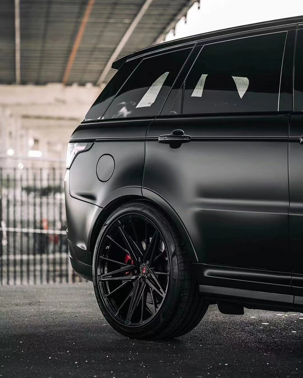 高级感!汉思孚哑光黑色#汉思孚# #车漆改色膜# #路虎