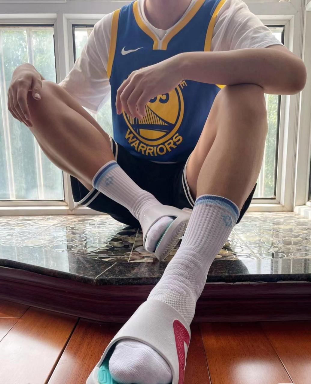 男高白袜大脚#宝藏变现指南