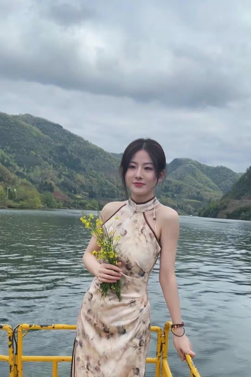 波涛汹涌  心平浪静#养眼美女# #性感美女