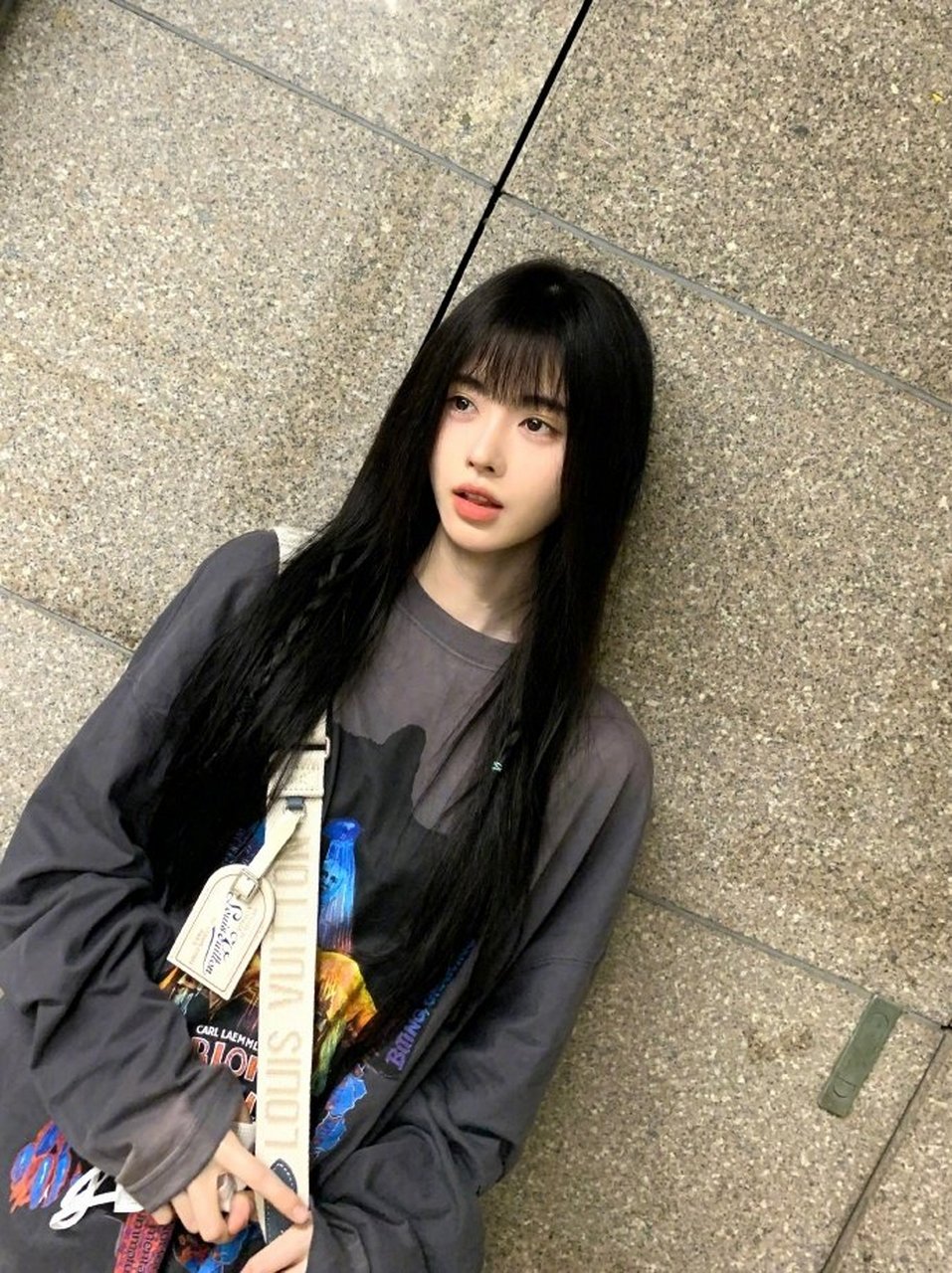 【鞠婧祎真的好瘦】今日鞠婧祎在个人社交平台上晒出一组照片,照片中