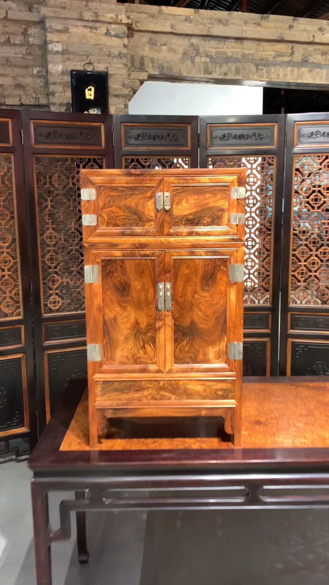 海南黄花梨迷你型顶箱柜