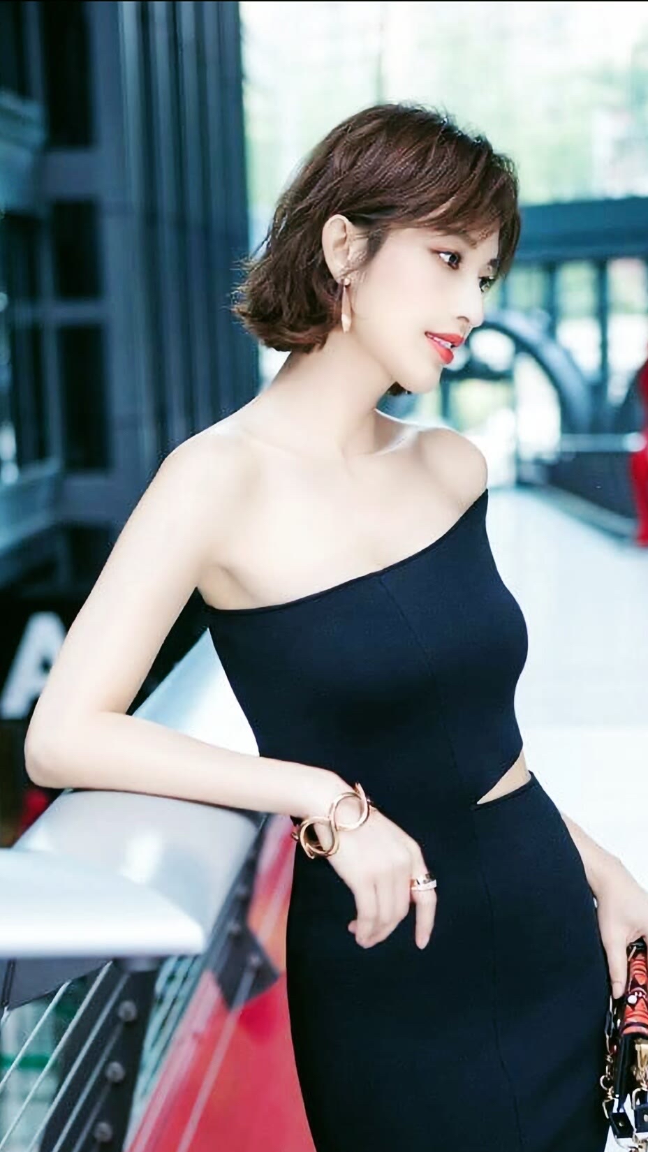 张俪,笑容美丽,妩媚动人