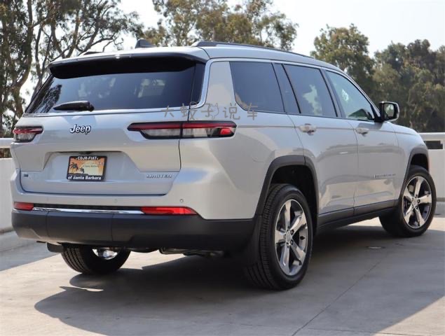 高颜值 7座 四驱,全新jeep大切诺基实拍,威猛犀利,对标奥迪q7