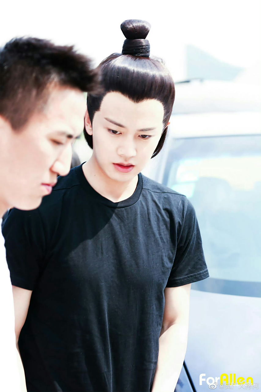 任嘉伦# 一些胸肌图[色]