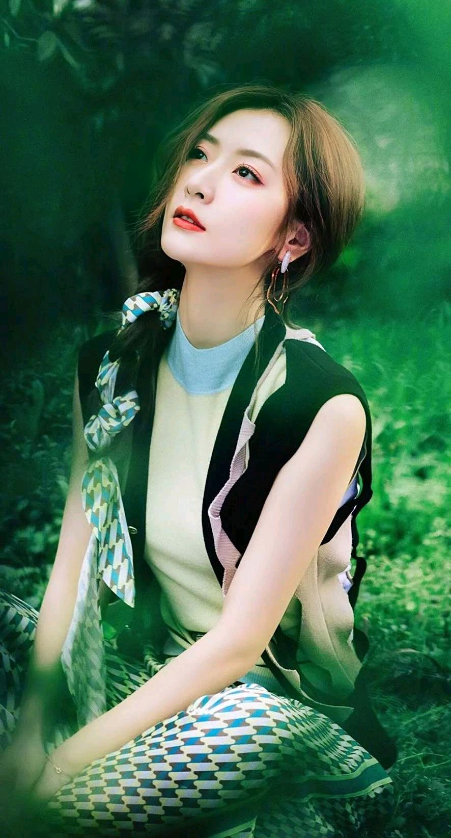 气质女神白冰高清写真图集,肤白貌美,性感迷人