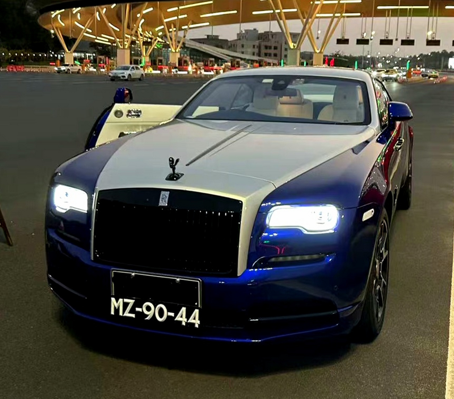 劳斯莱斯 魅影 蓝白色 #劳斯莱斯魅影