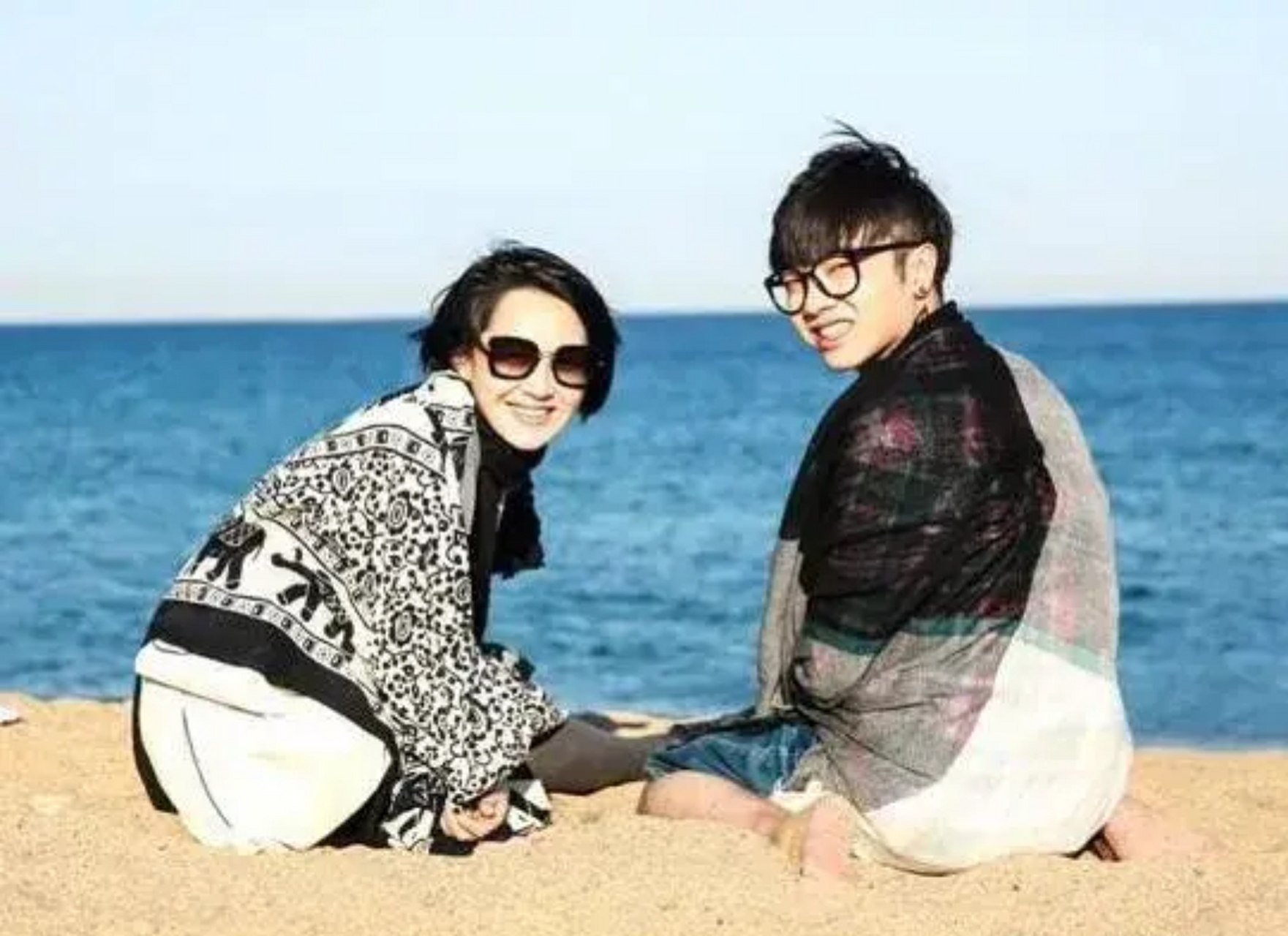 尽管已经50岁的许晴至今仍未结婚,但这并没有影响她的心态,反而给人一