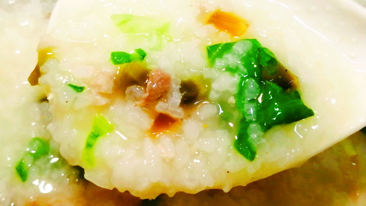 跟我学皮蛋瘦肉粥,鲜香滑嫩,没有一丝腥味