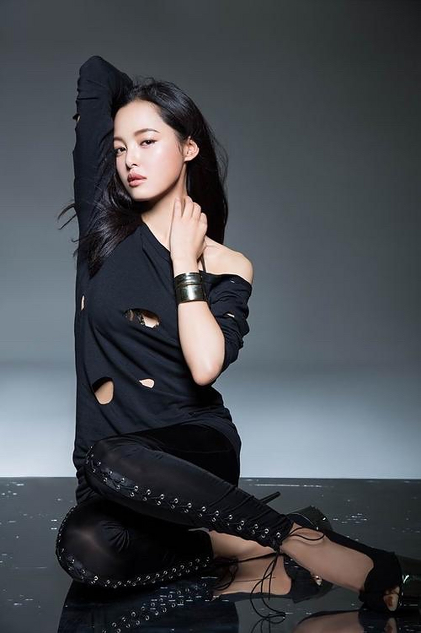 辛芷蕾(原名辛蕾),1986年4月8日出生于黑龙江省鹤岗市,中国内地影视女