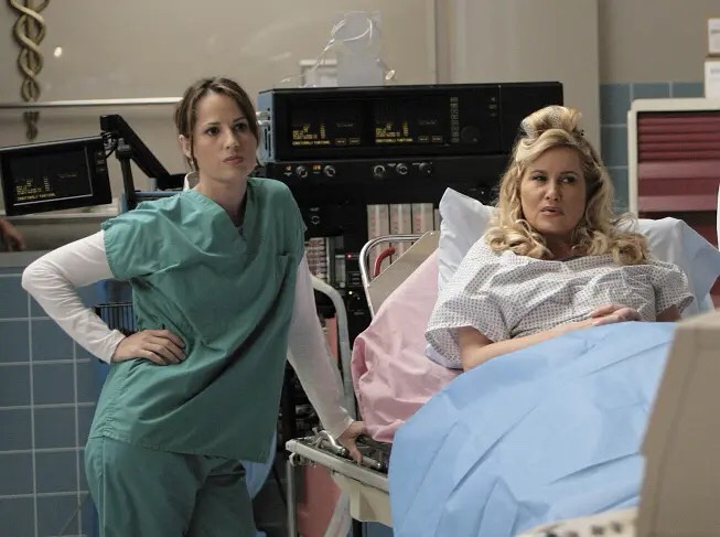 黄暴抓马狗血于一体,让人欲罢不能的《整容室》,整形秘密与故事