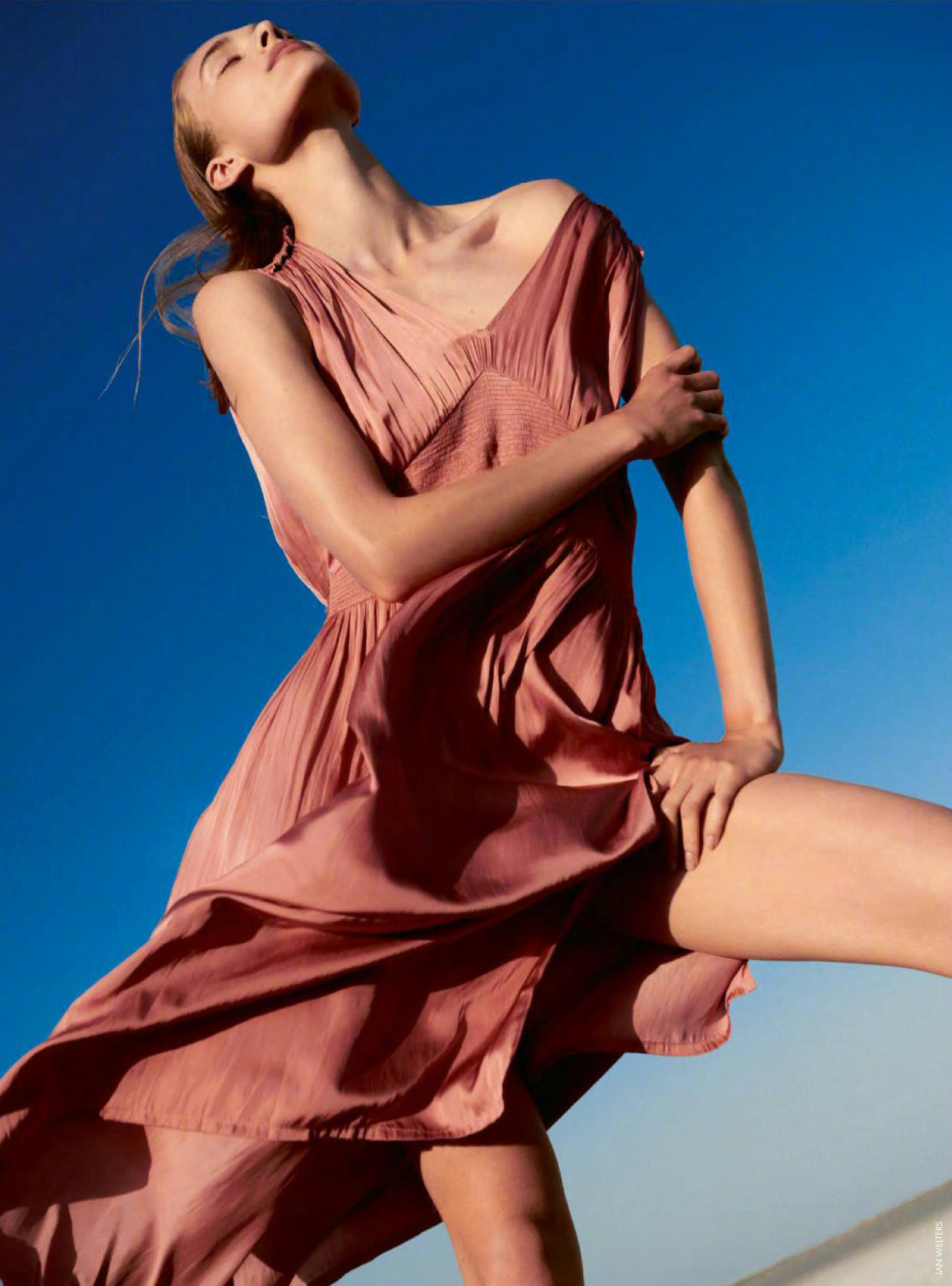 荷兰超模洛詹尼·维杜,elle六月刊封面大片,身材高挑,青春靓丽