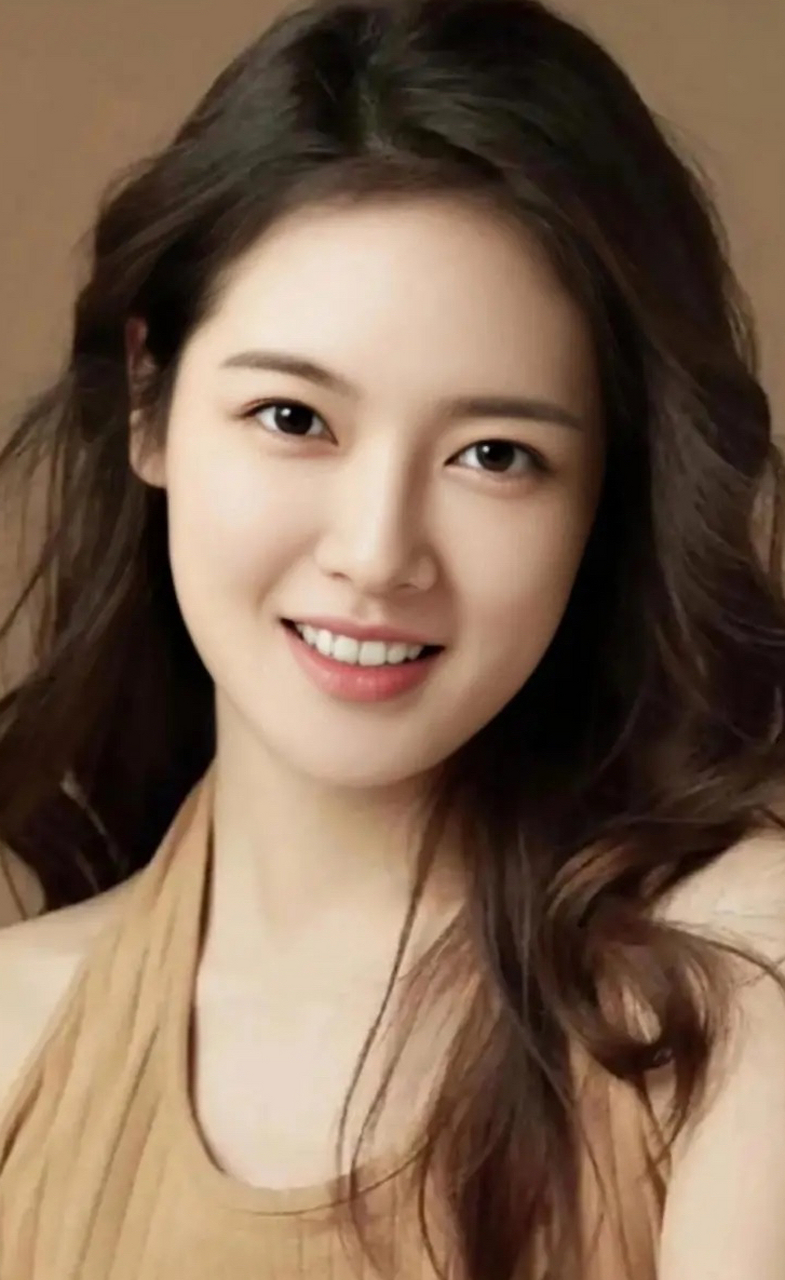 韩国第一美女,美的不可方物,长着一张标准的东方美女脸.