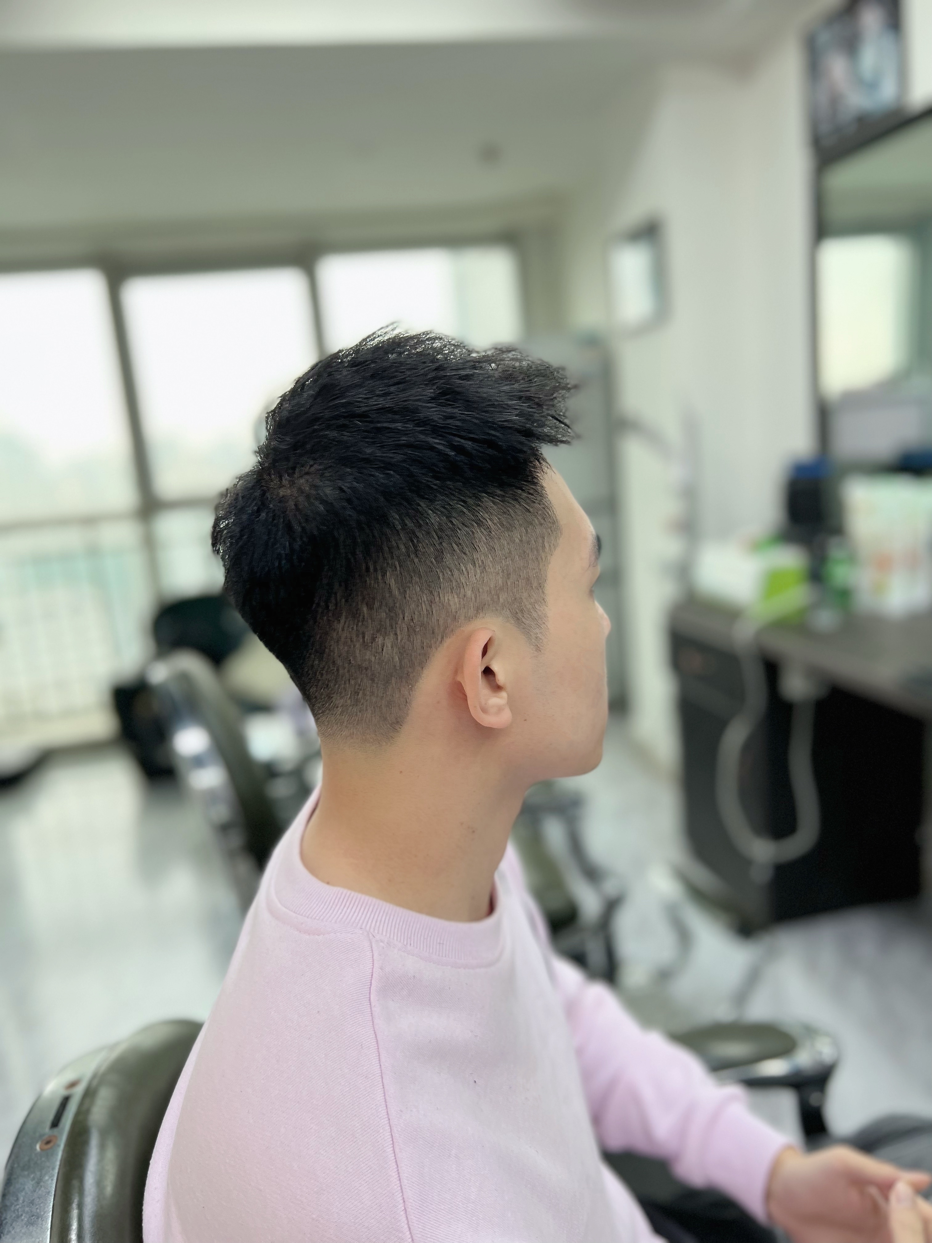 每次起床都像被打 男生脸大适合什么发型眼睛小脸大的男生适合烫头发