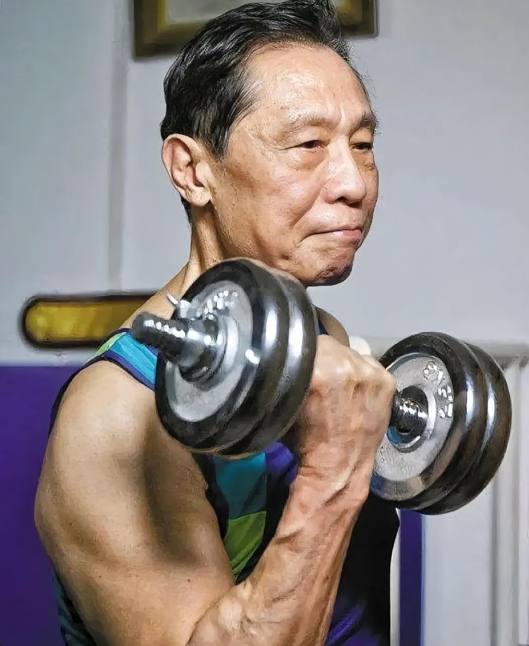 87岁的钟南山院士,还在坚持运动锻炼身体.