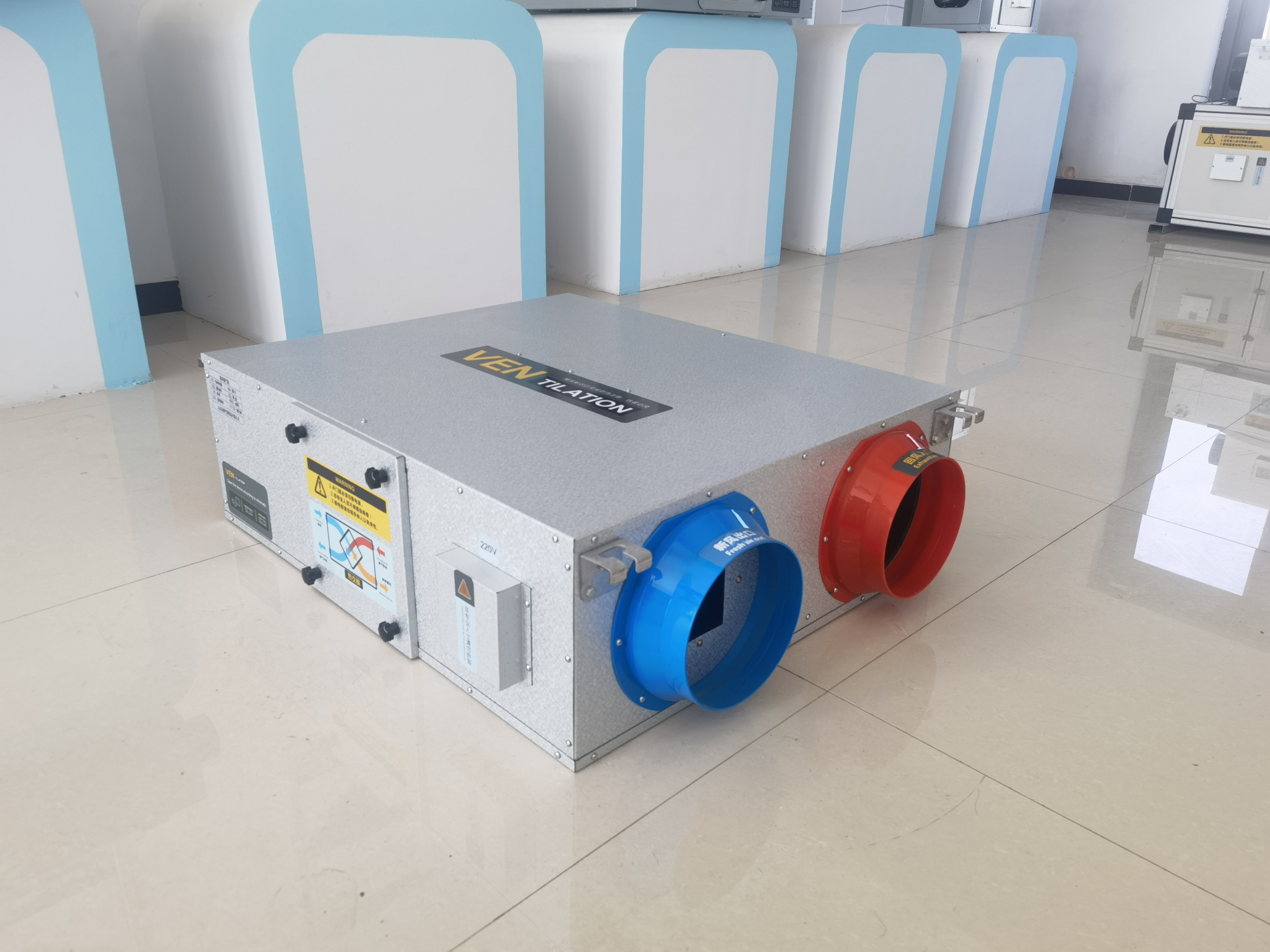 易都商用全热交换器镀铝锌材质,展厅内实景拍摄