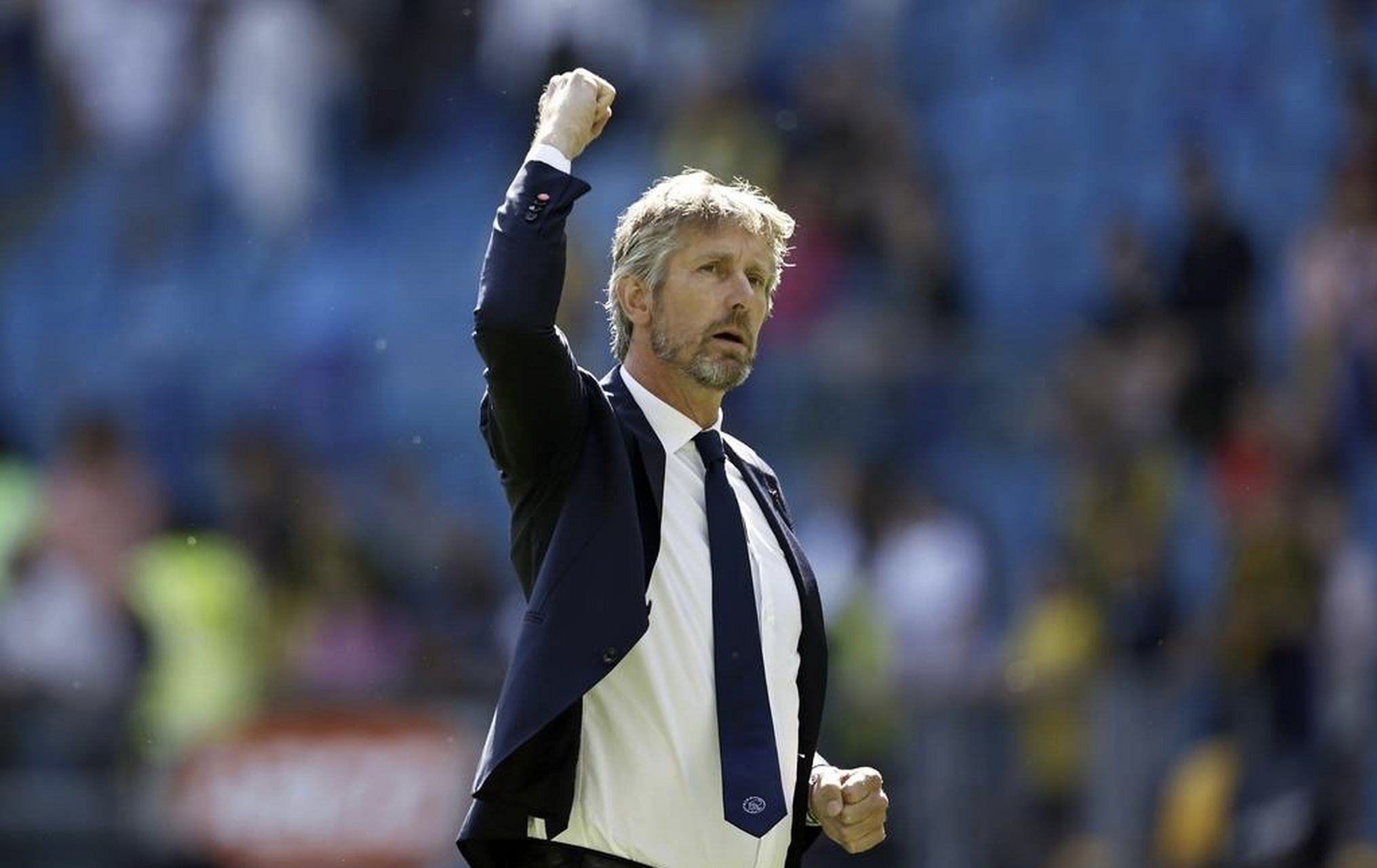 范德萨现年52岁,前荷兰足球运动员,司职门将,曾效力于阿贾克斯,尤文