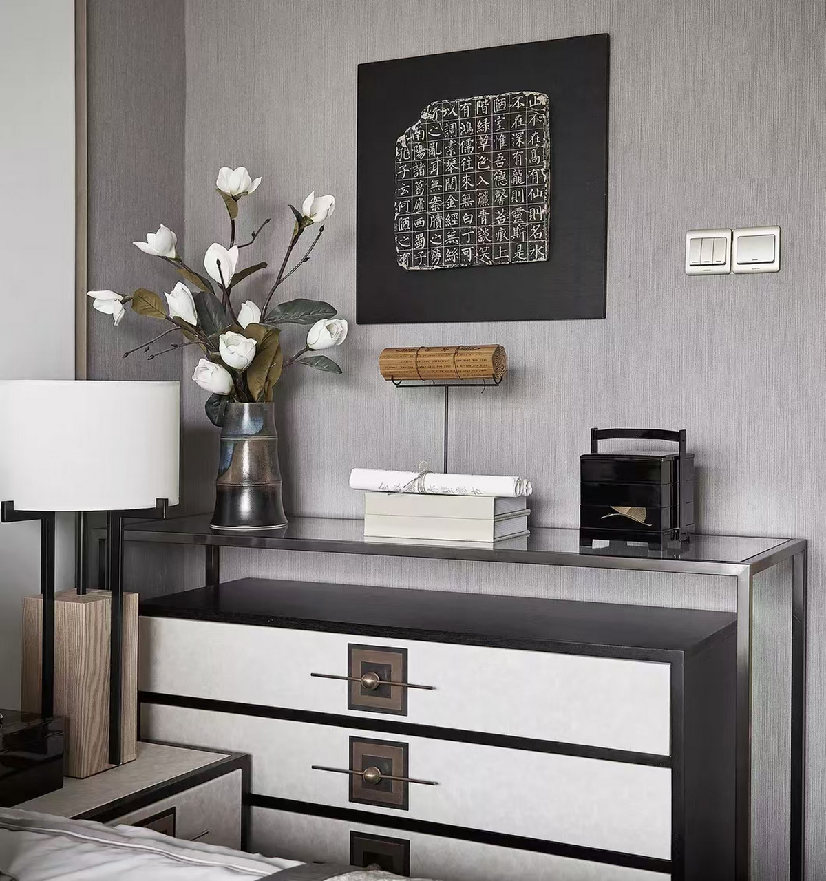 潮顶国际软装完工实景效果 不是简单复古的元素堆砌,而是更多的以中国