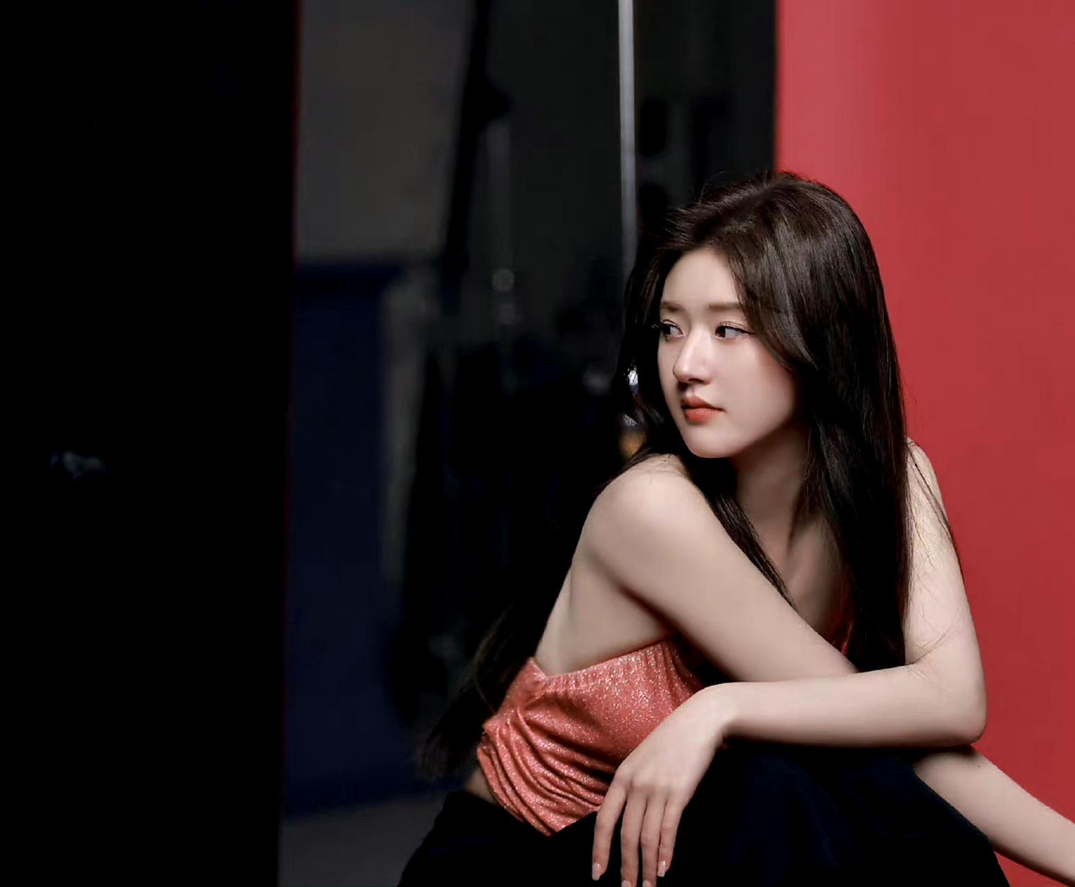 赵露思要走高冷范儿了吗?这造型很不错