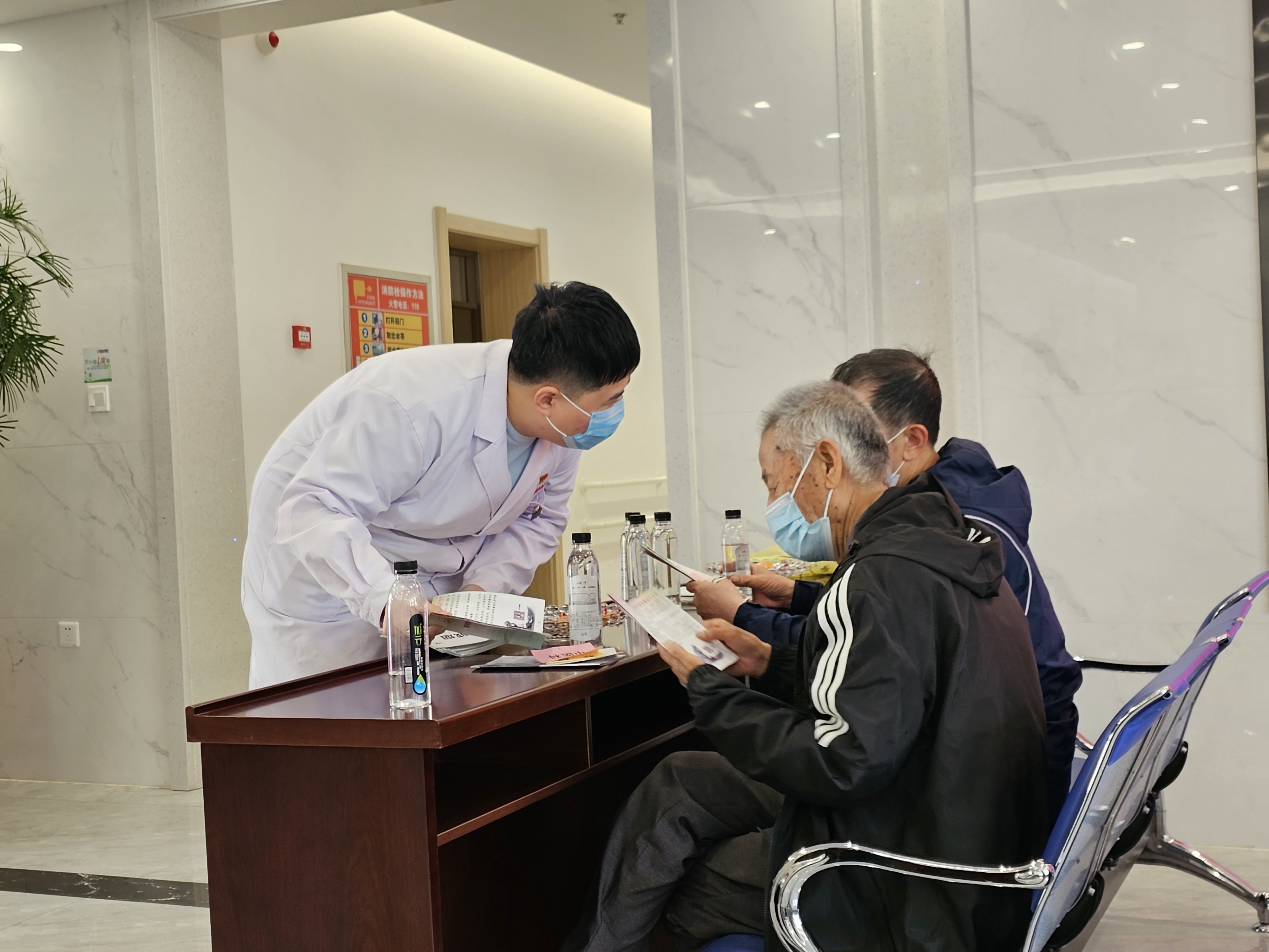 关于世纪坛医院老年人看病代挂号及时解决你就医问题的信息 关于世纪坛医院老年人看病代挂号及时解决你就医问题的信息