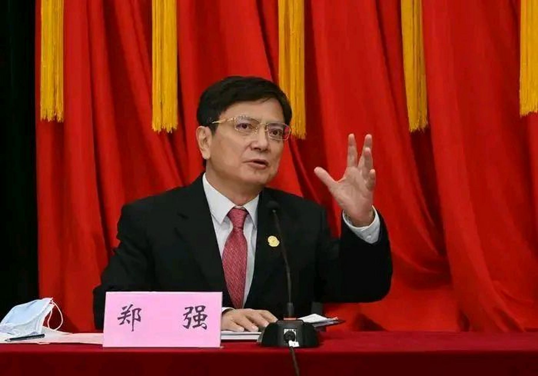 郑强教授聊起了易中天:"我为什么要尊重他?