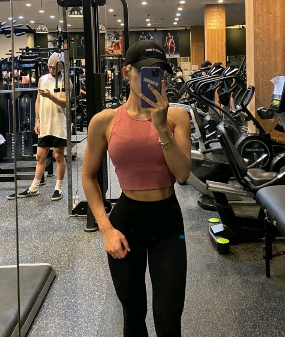 韩国健身房自拍照