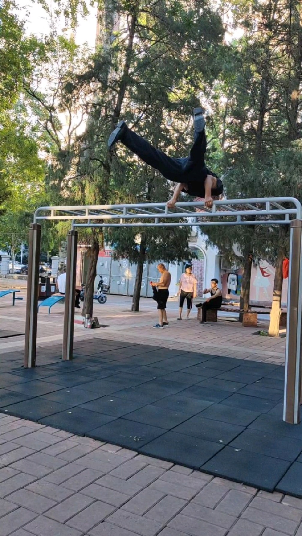 户外健身云梯走起