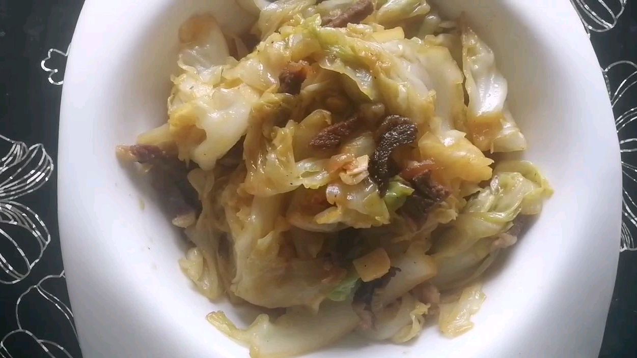 中午给儿子做个他爱吃的炝炒牛心菜