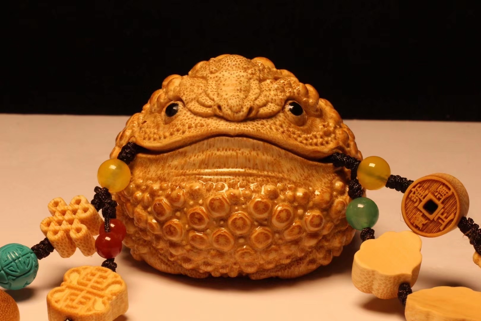 竹根雕四大名蟾之一钭忠云《帝王蟾》