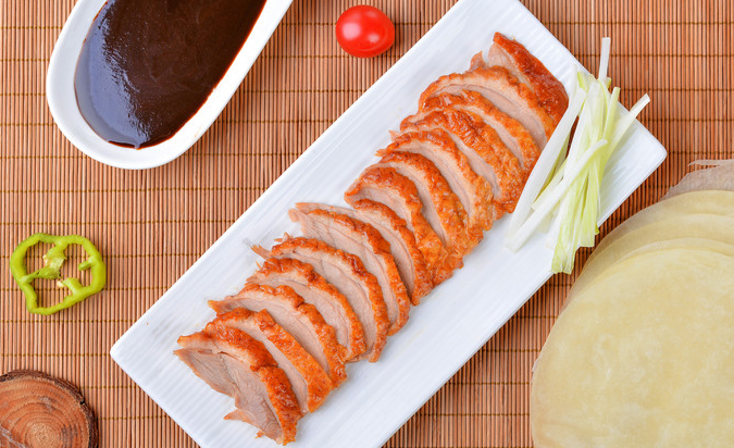 北京烤鸭之片皮鸭,鸭架,鸭骨也不能放弃