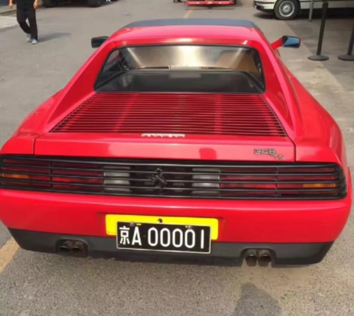 中国第一辆法拉利