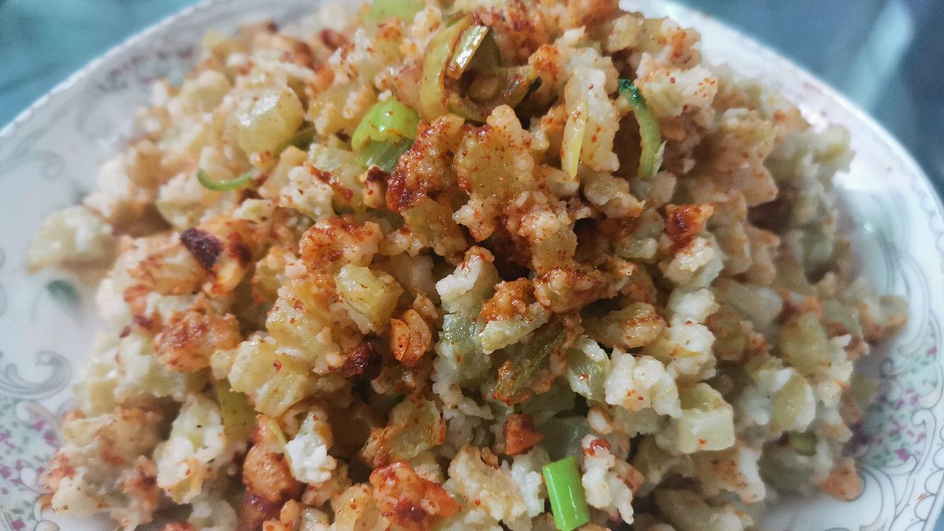 大锅菜食堂:芹菜麦饭、肉片杏鲍菇、大肉水饺……营养丰富又美味!