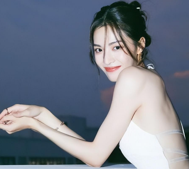 "冯女郎"苗苗:冯小刚直言太能装,永远红不了,如今谈出娱乐圈