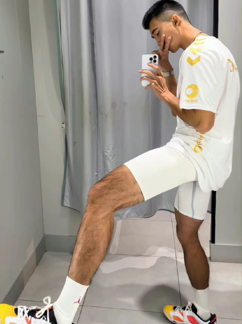 我这这种皮肤黝黑毛发还旺盛的男孩子就真的找不到对象吗?