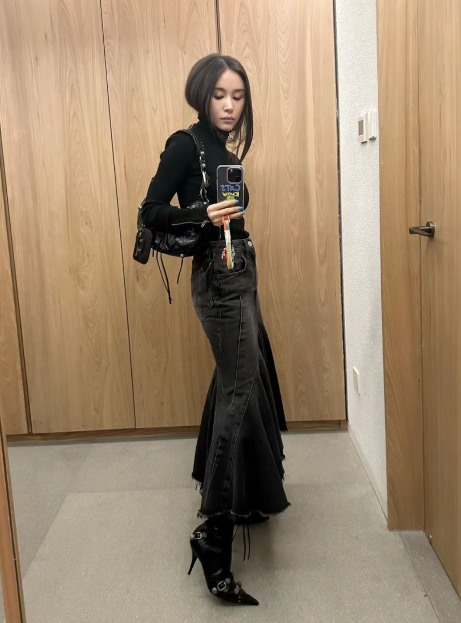 王子文分享全身照太酷了,反季节打扮个性十足,她应该是小个子穿衣模板