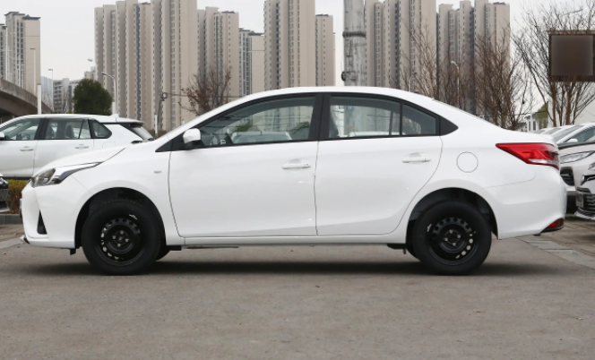 2022款 丰田yaris l 致享,整车设计中规中矩,很中庸?
