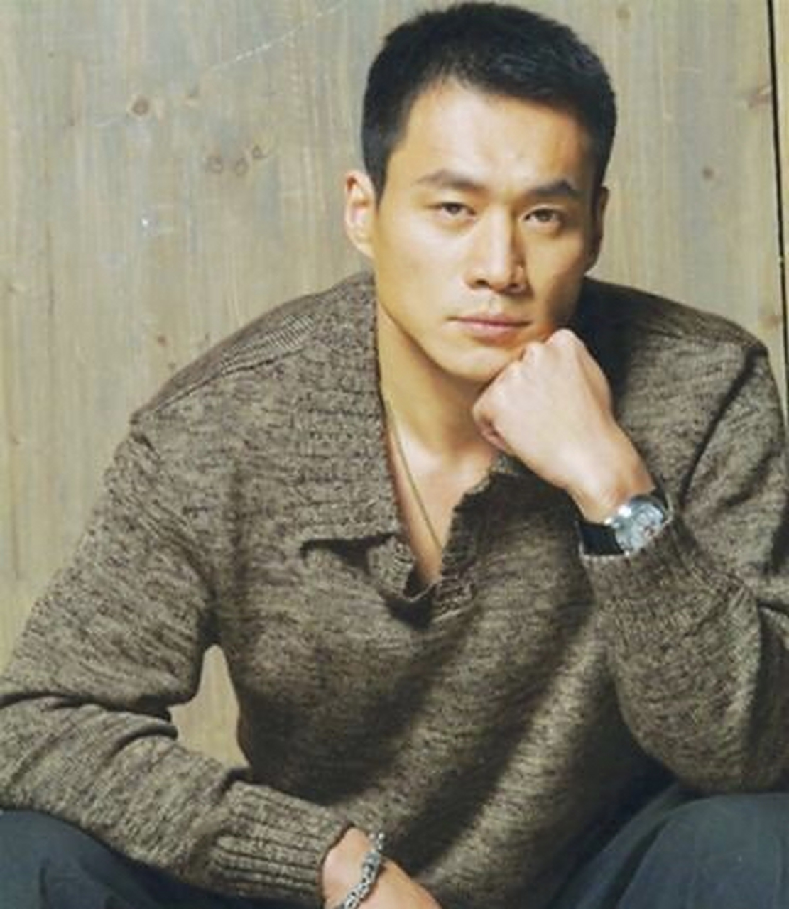 丁海峰和江宏恩两个人长得好像啊!